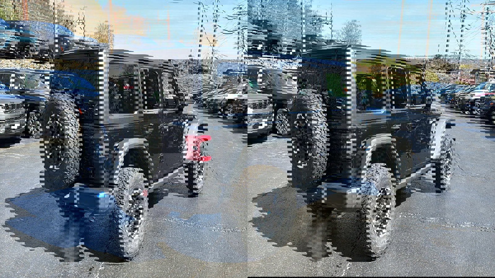 Used 2025 Jeep Wrangler Unlimited Rubicon 4xe w/ Convenience Group image 10