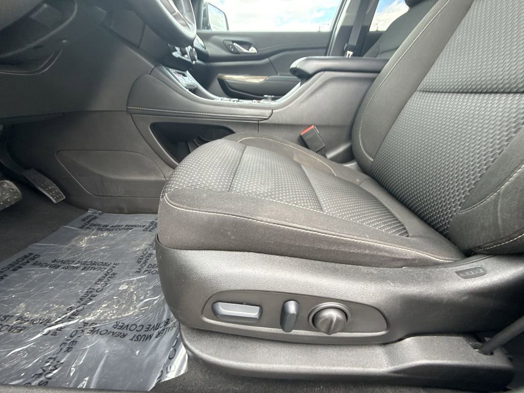 Used 2023 GMC Acadia SLE w/ Driver Convenience Package image 12