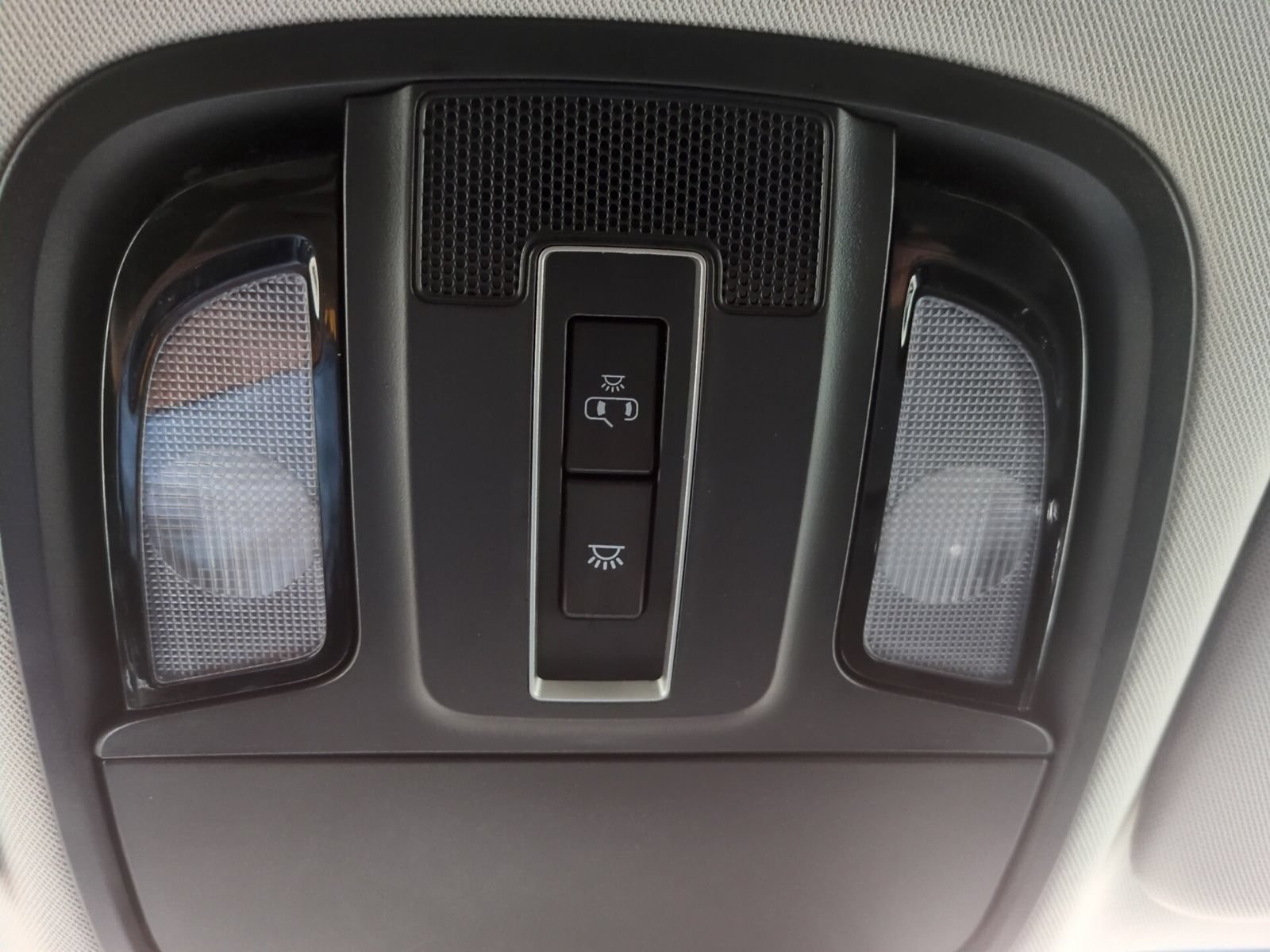 Used 2018 Kia Sorento AWD image 27