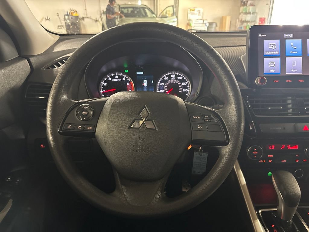 Used 2022 Mitsubishi Eclipse Cross LE AWD/4WD image 11