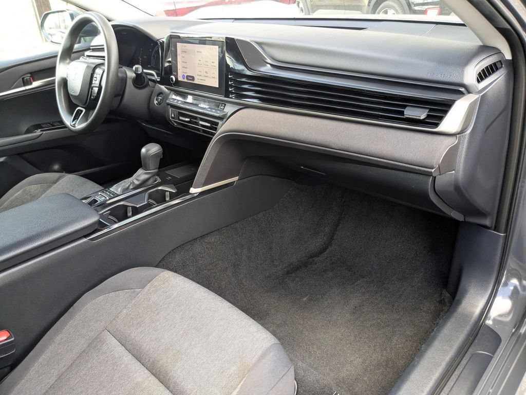 Used 2025 Toyota Camry LE FWD image 27