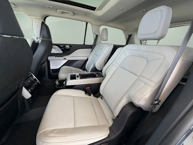 Used 2025 Lincoln Aviator Reserve w/ Luxury Package RWD image 31