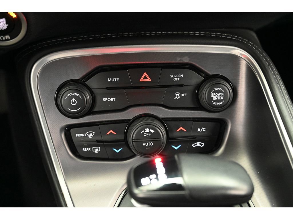 Used 2019 Dodge Challenger SXT w/ Blacktop Package image 28