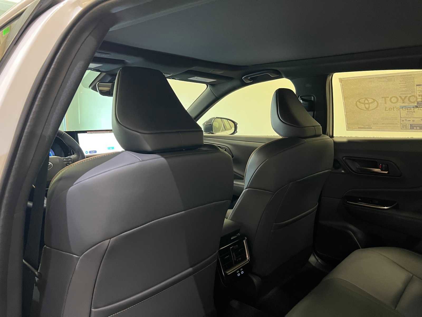 New 2026 Toyota Crown Platinum image 12