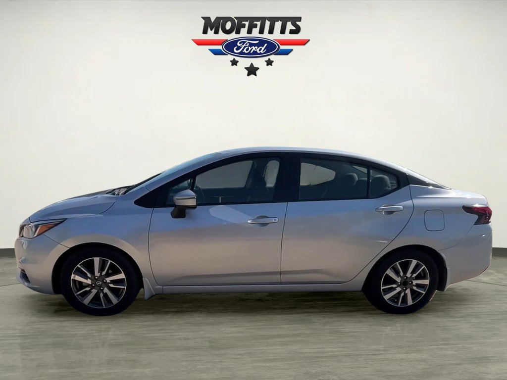 Used 2020 Nissan Versa SV FWD image 2