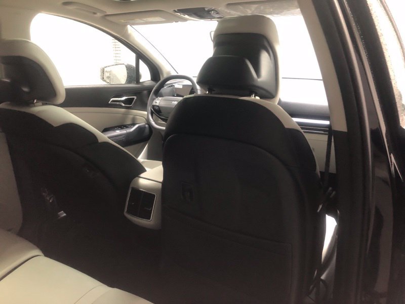 New 2026 Kia Sportage EX w/ EX Panorama Roof Package FWD image 12