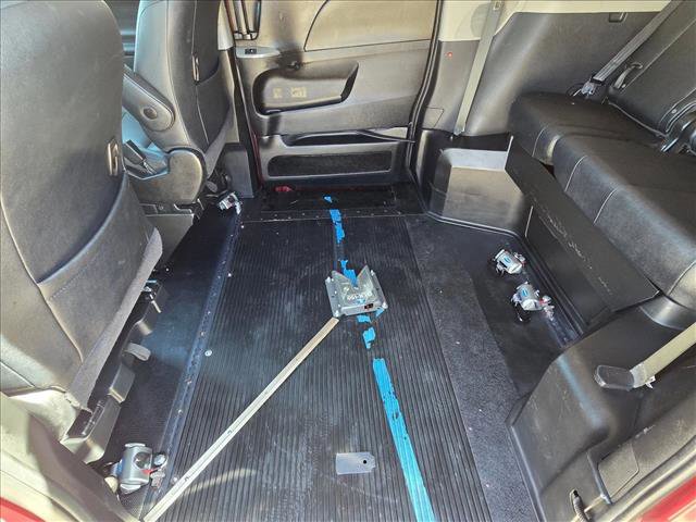 Used 2015 Toyota Sienna SE Premium image 18