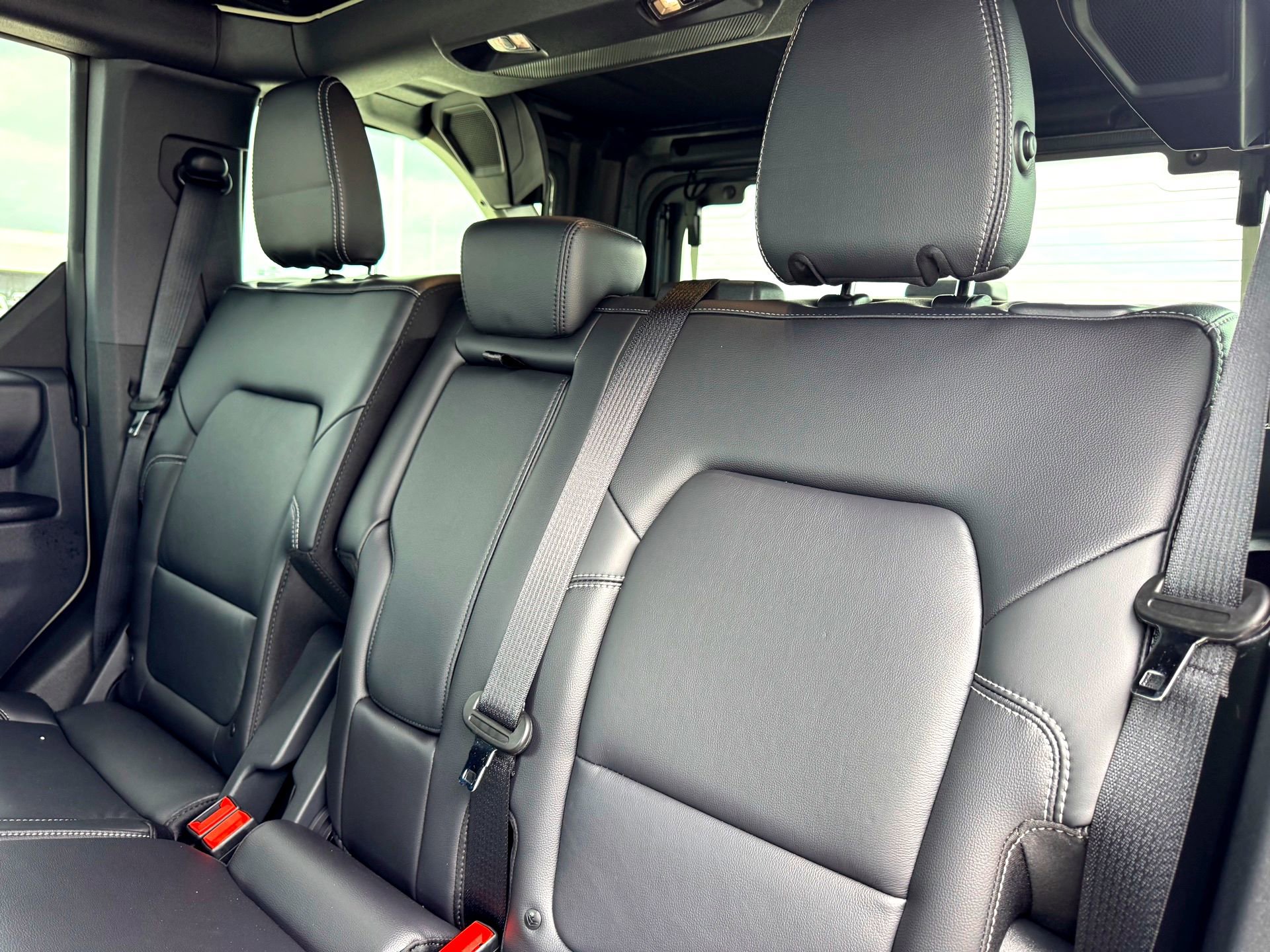 Used 2026 Ford Bronco Outer Banks image 16