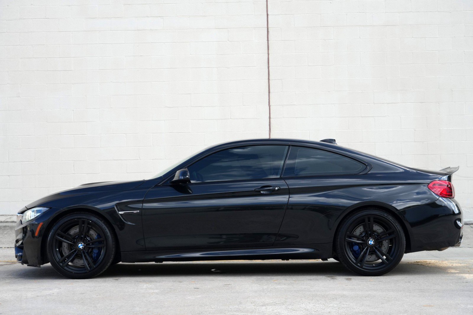 Used 2018 BMW M4 Coupe RWD image 9