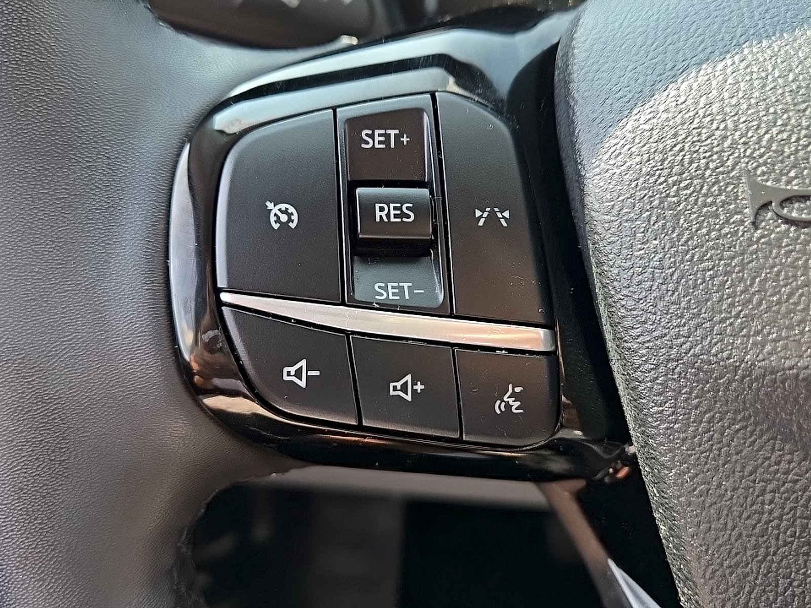 Certified 2023 Ford Escape Active AWD/4WD image 13