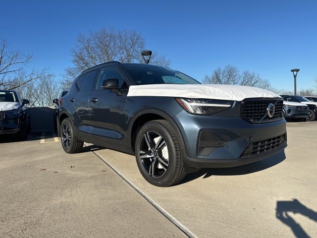 New 2026 Volvo XC40 B5 Core w/ Climate Package image 1