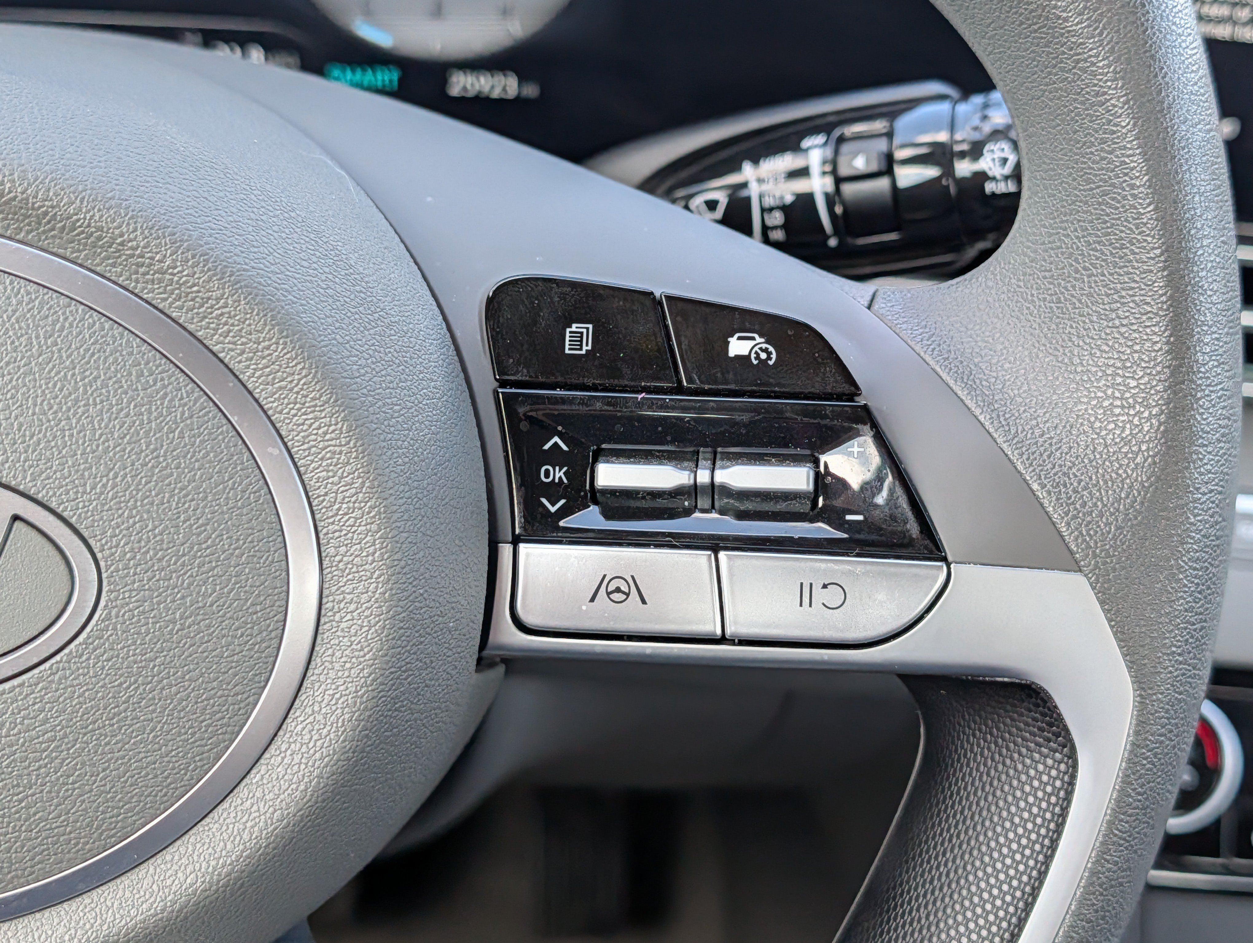 Certified 2024 Hyundai Elantra SEL FWD image 30