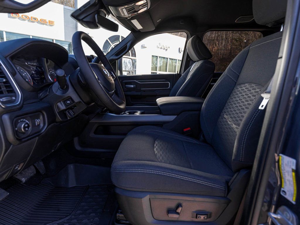 New 2026 RAM 3500 Big Horn AWD/4WD image 21