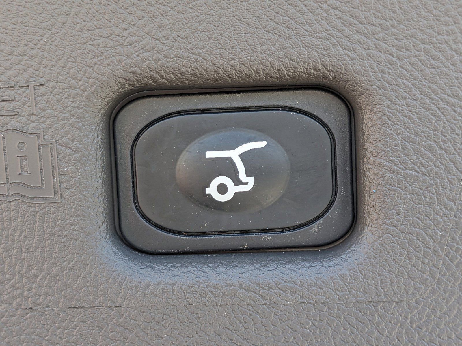 Used 2023 Lincoln Nautilus Reserve w/ Equipment Group 201A image 15