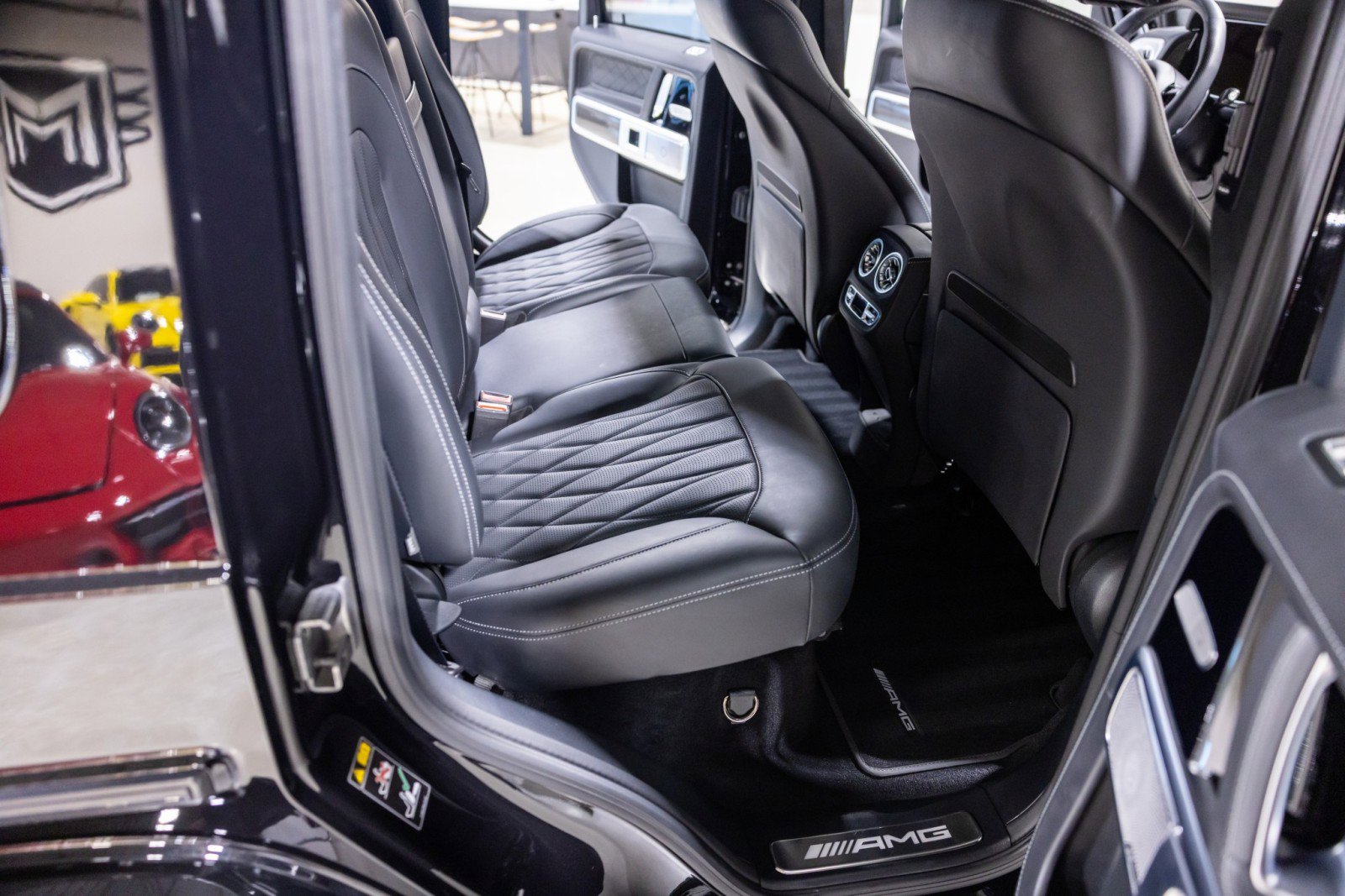 Used 2025 Mercedes-Benz G 63 AMG 4MATIC image 32