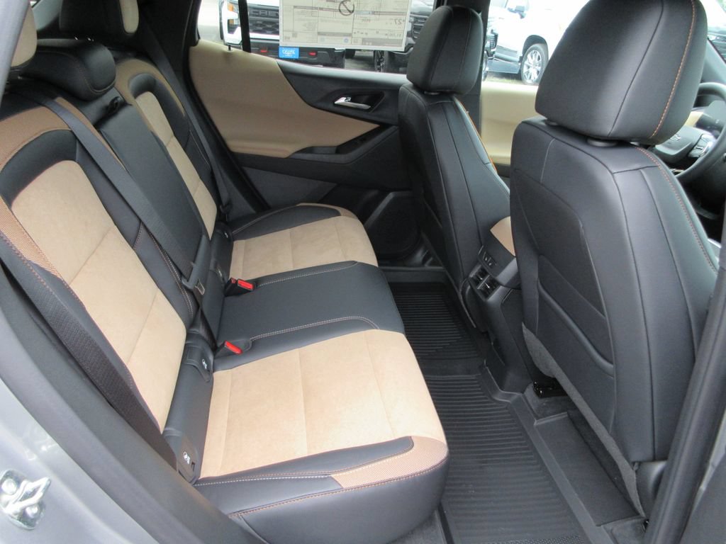 New 2027 Chevrolet Equinox ACTIV w/ Convenience Package III FWD image 17