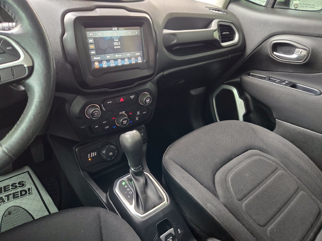 Used 2019 Jeep Renegade Latitude w/ Cold Weather Group AWD/4WD image 22