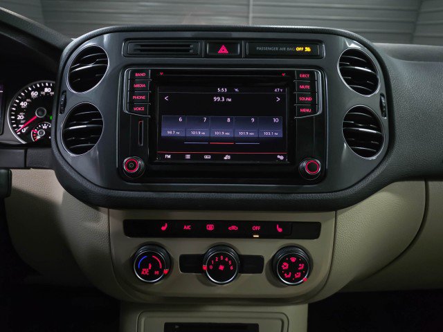 Used 2017 Volkswagen Tiguan S image 24