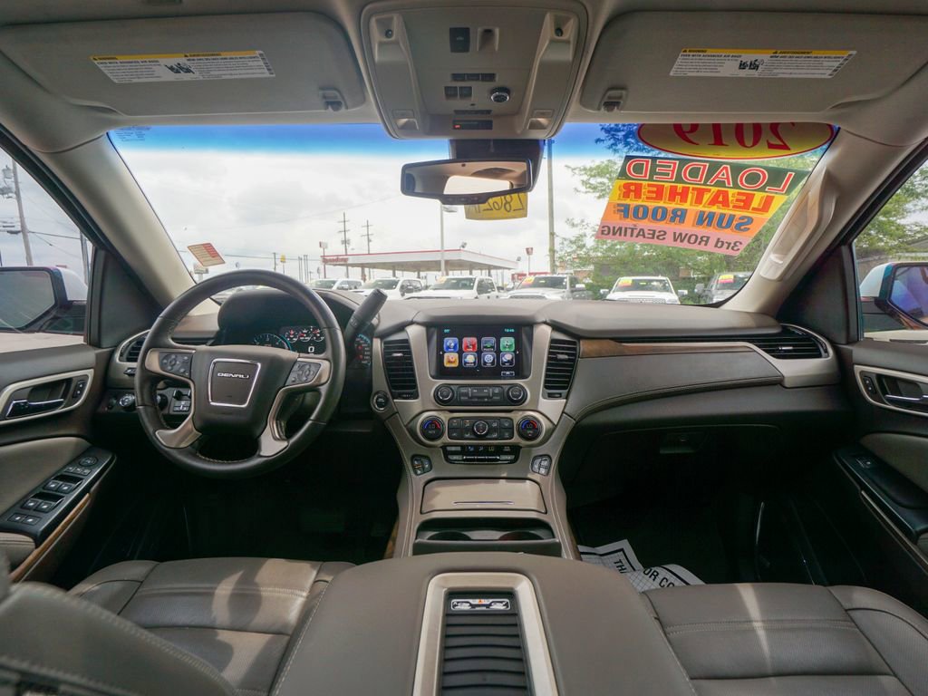 Used 2019 GMC Yukon Denali w/ Denali Ultimate Package image 2