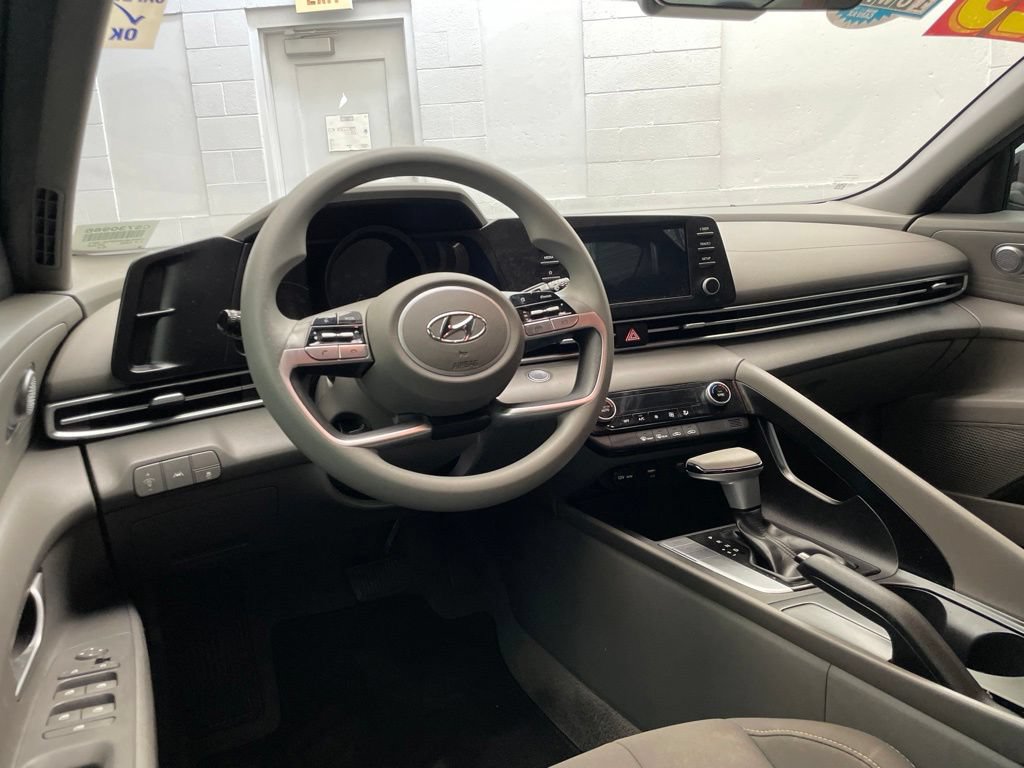 Used 2023 Hyundai Elantra SEL FWD image 10