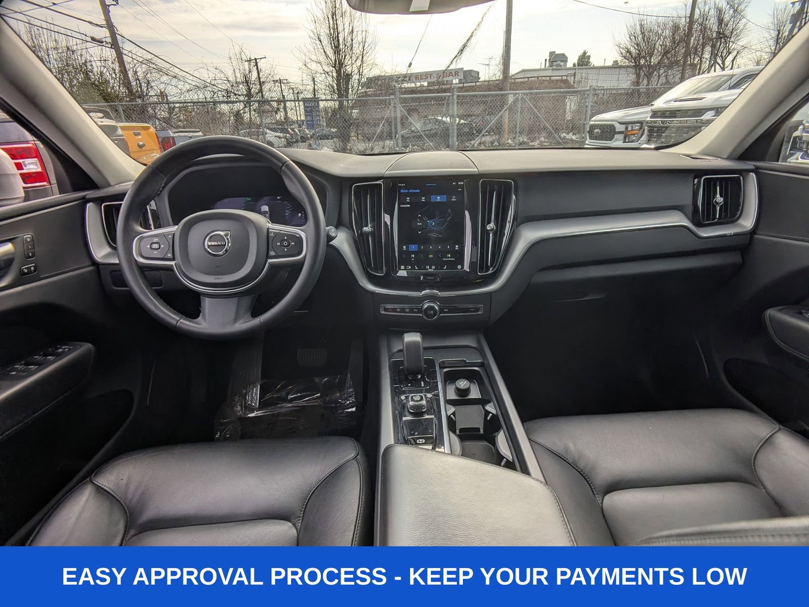 Used 2023 Volvo XC60 B5 Core image 18