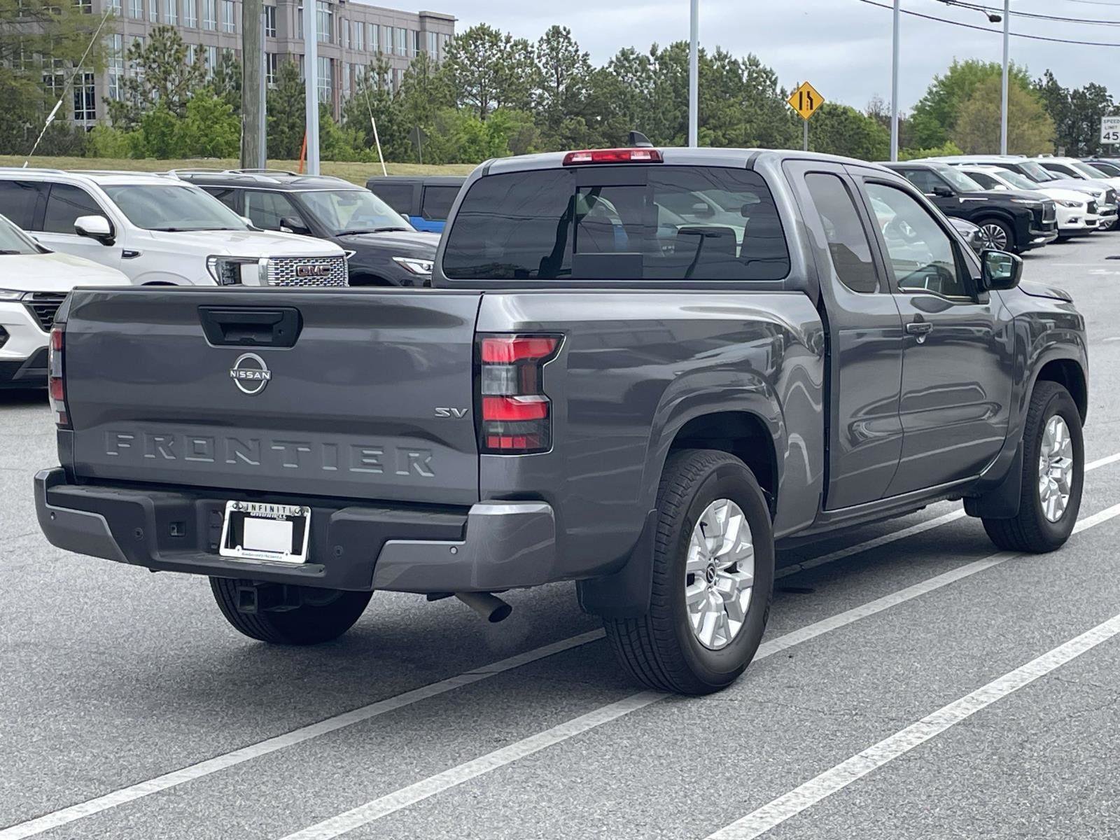 Used 2024 Nissan Frontier SV w/ SV Convenience Package image 4