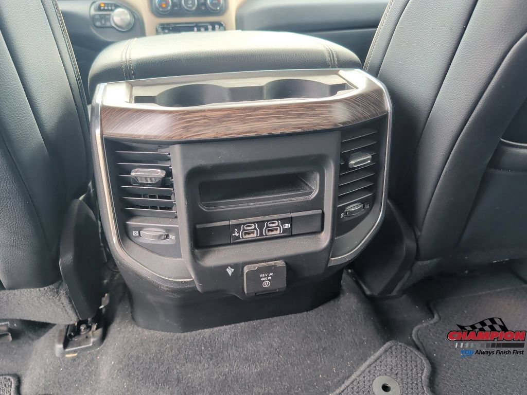 Used 2019 RAM 1500 Laramie AWD/4WD image 17