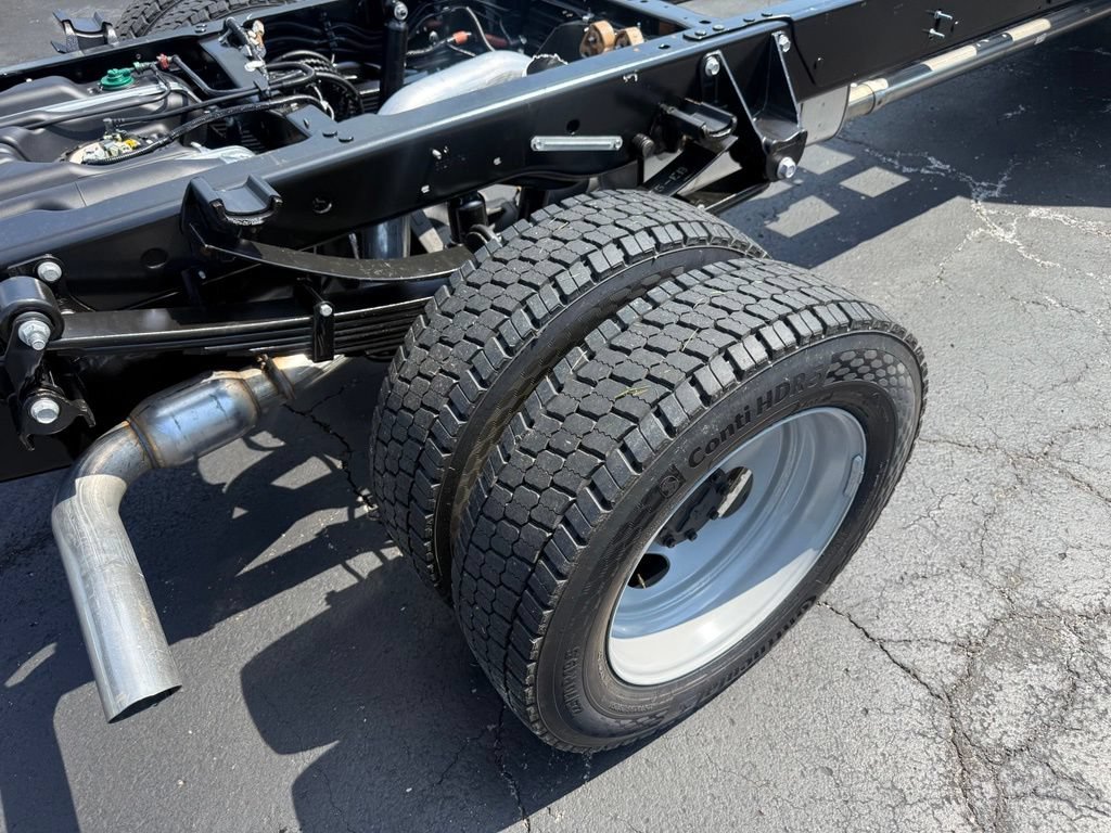 New 2026 Ford F550 2WD Regular Cab Super Duty image 40