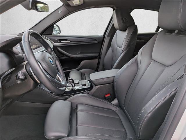 Used 2025 BMW X4 xDrive30i image 11