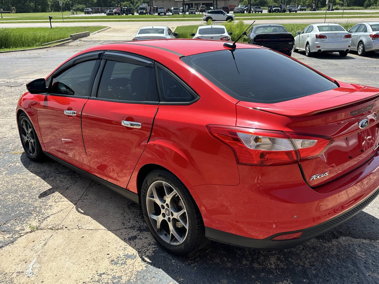 Used 2014 Ford Focus SE w/ Equipment Group 201A FWD image 7