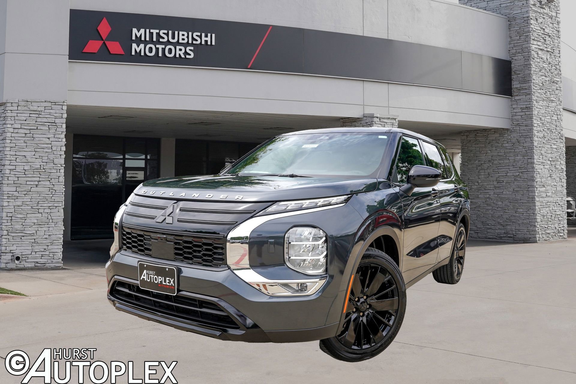 New 2026 Mitsubishi Outlander LE AWD/4WD video 1