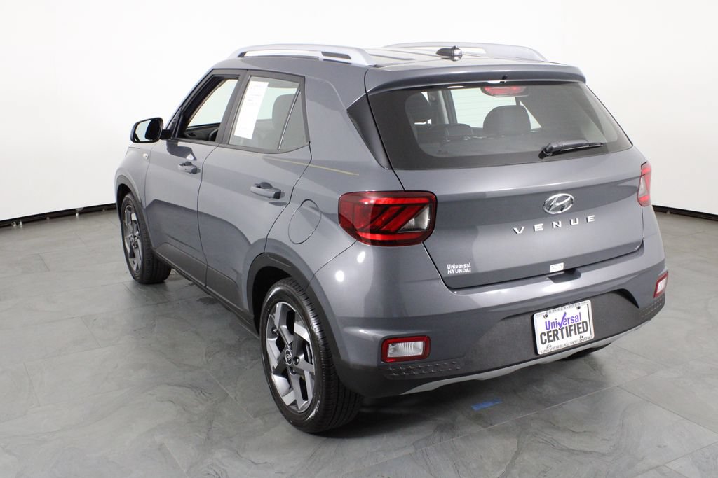 Used 2026 Hyundai Venue SEL FWD image 16