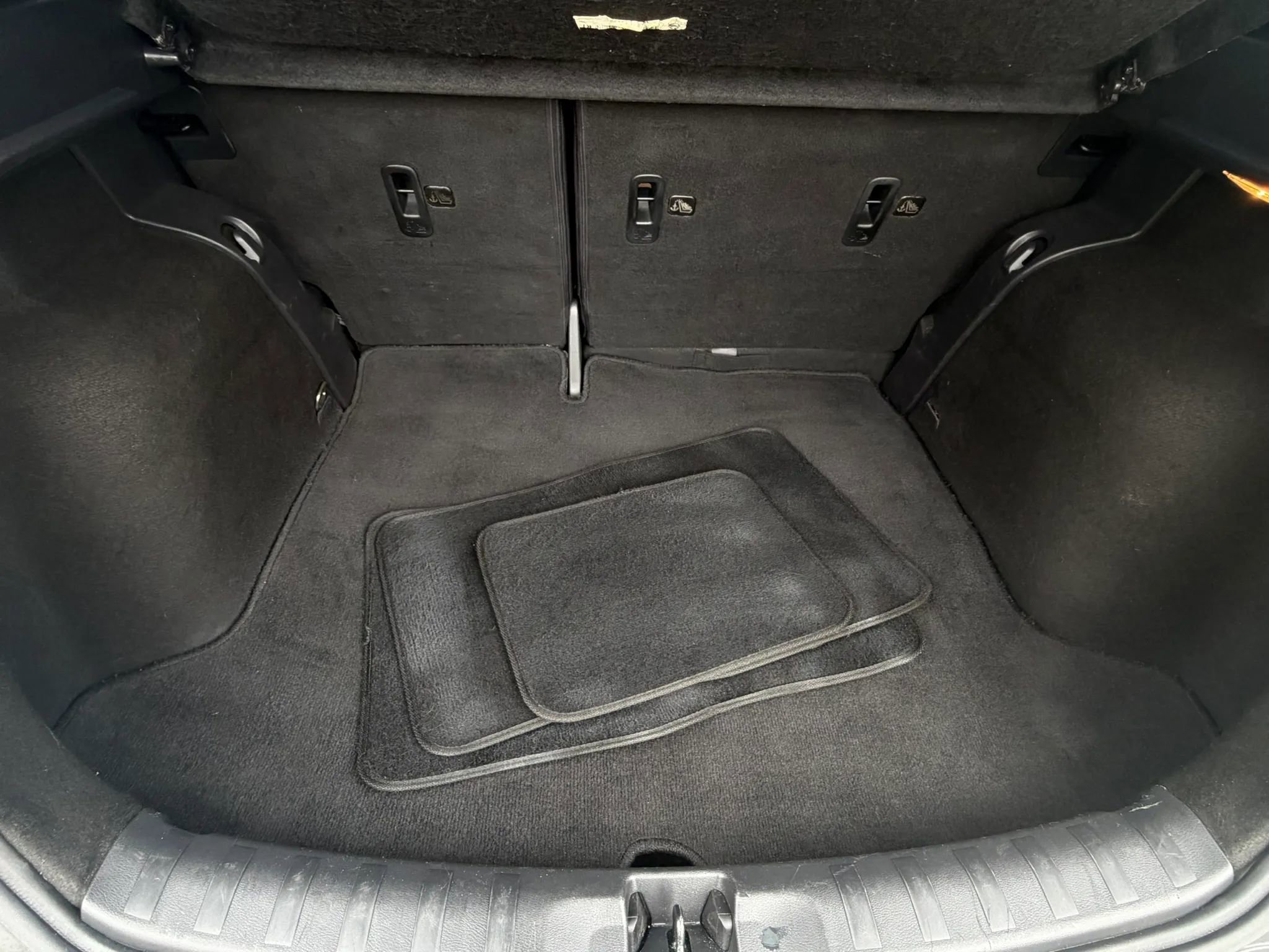 Used 2019 Nissan Kicks SV FWD image 33