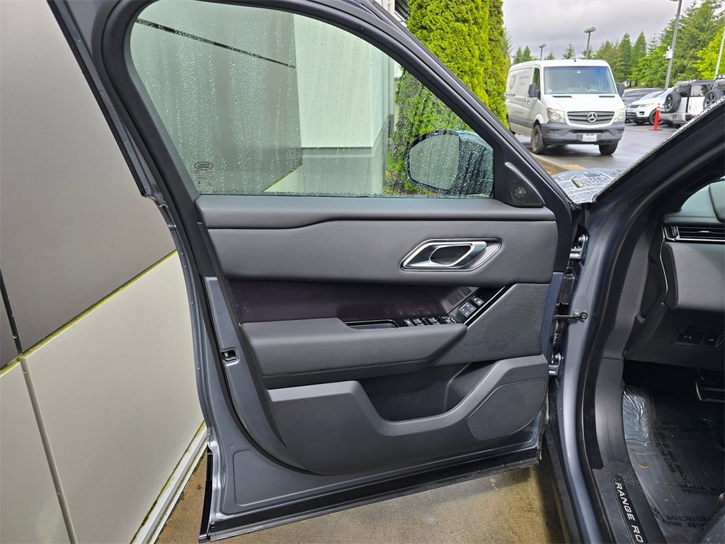 New 2026 Land Rover Range Rover Velar Dynamic SE image 22