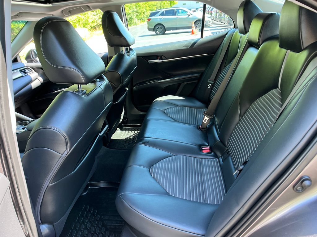 Used 2020 Toyota Camry SE w/ Sunroof Package FWD image 21