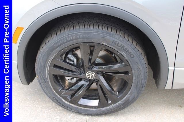 Used 2024 Volkswagen Tiguan SE R-Line image 12