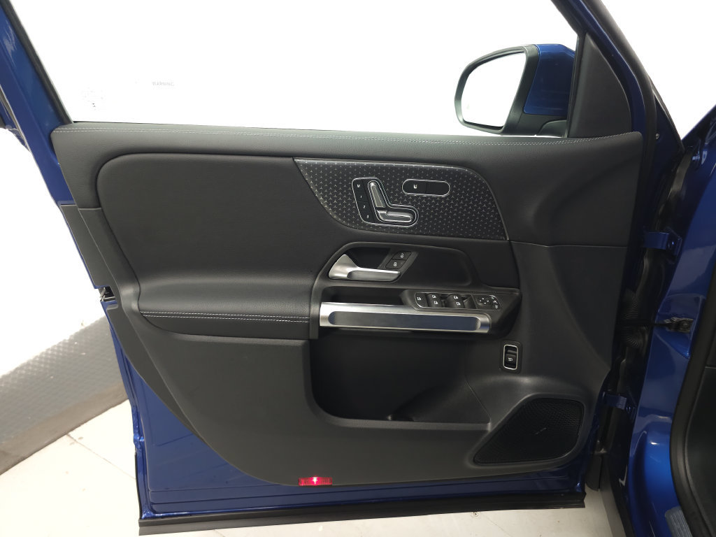 Certified 2026 Mercedes-Benz GLB 250 4MATIC image 5