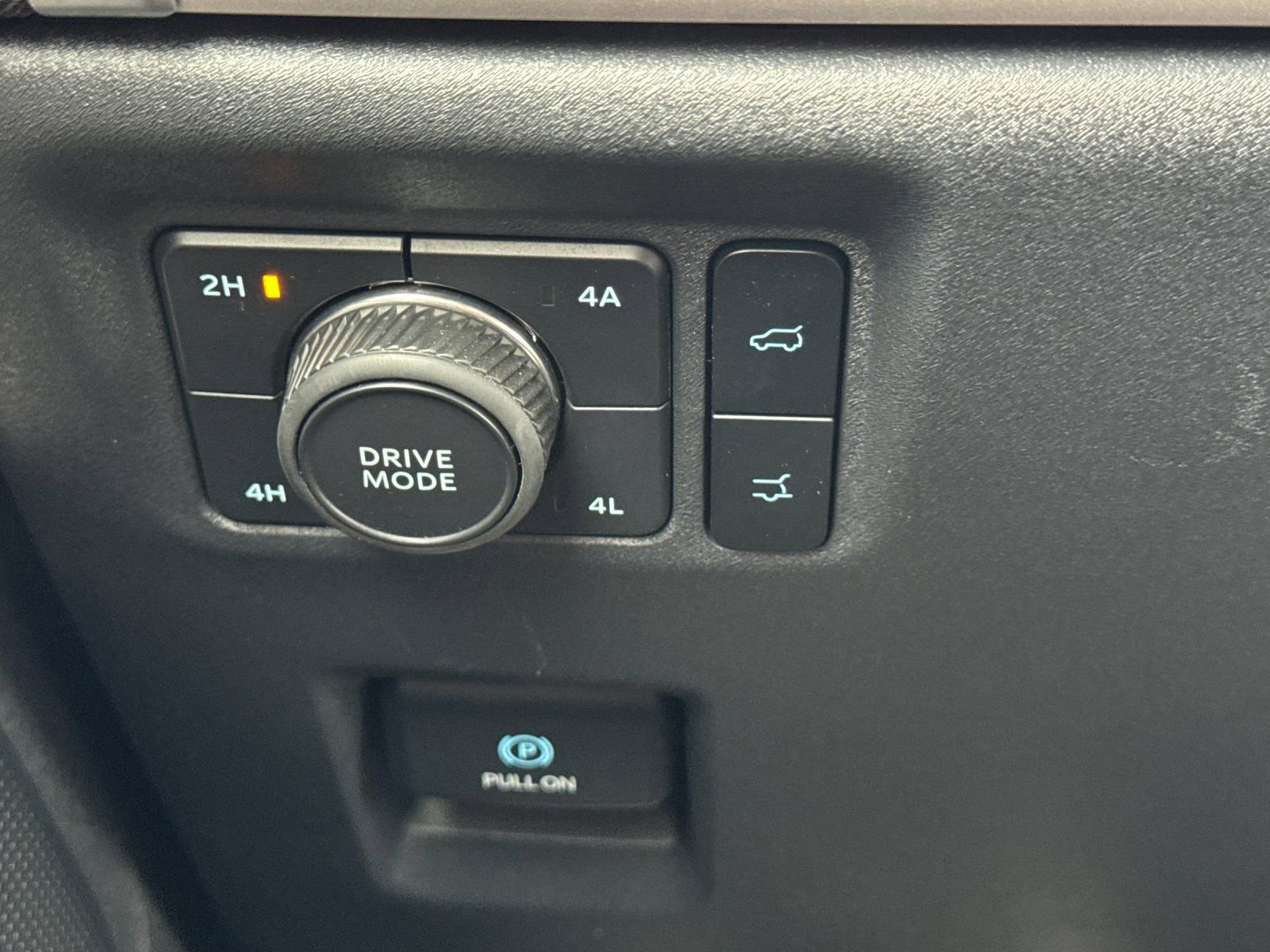 Used 2025 Ford Expedition Max Active AWD/4WD image 34