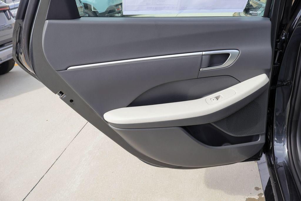 New 2026 Hyundai Sonata SEL FWD image 13
