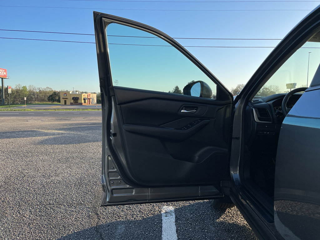 New 2026 Nissan Rogue SV image 8