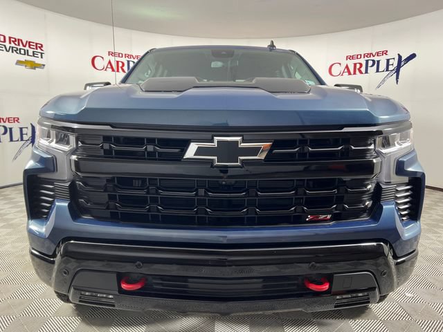 Used 2024 Chevrolet Silverado 1500 LT Trail Boss w/ Convenience Package II AWD/4WD image 2