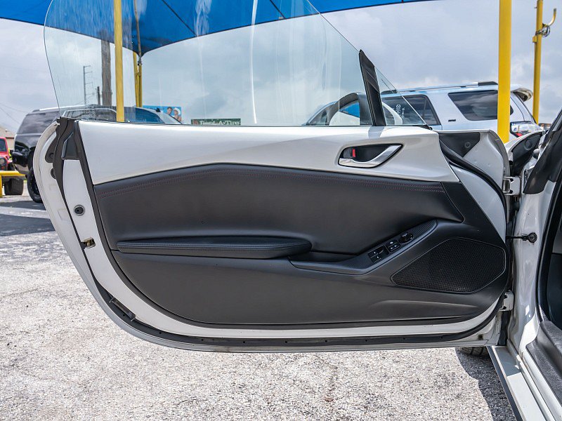 Used 2018 MAZDA MX-5 Miata Grand Touring RWD image 16
