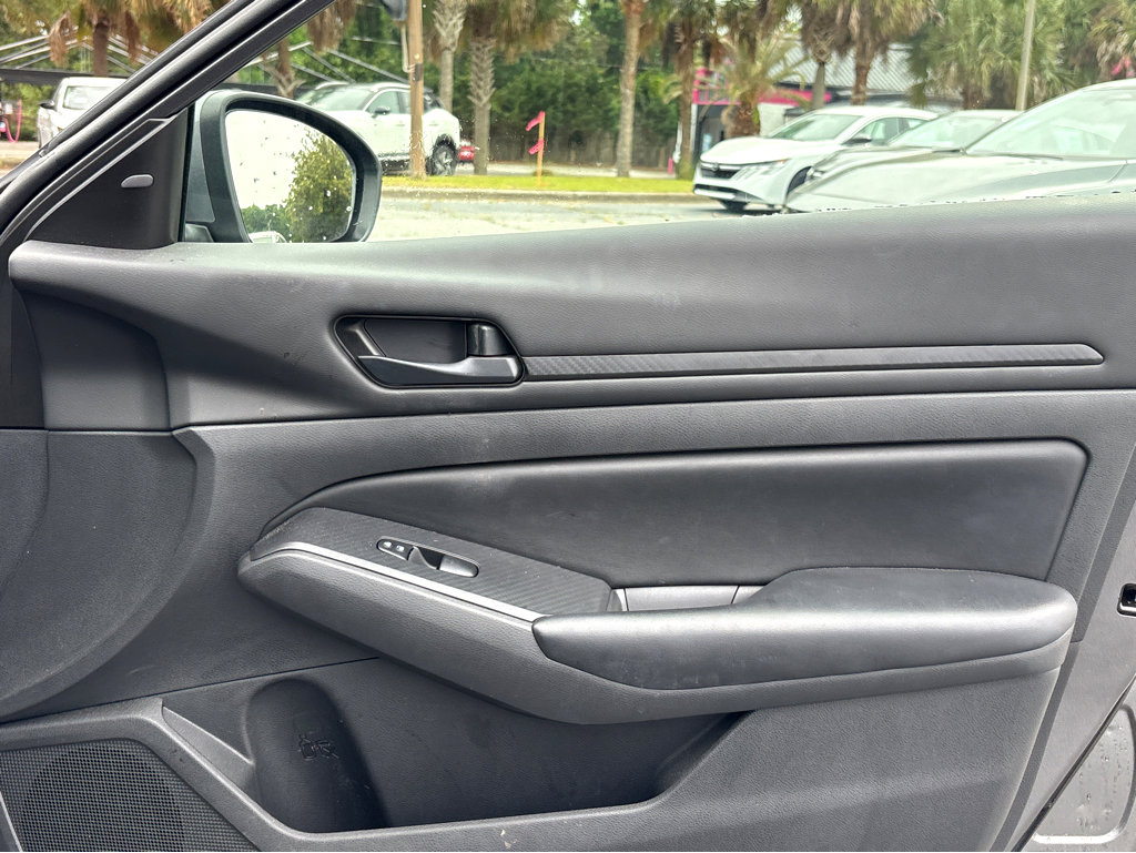 Used 2023 Nissan Altima 2.5 S FWD image 12
