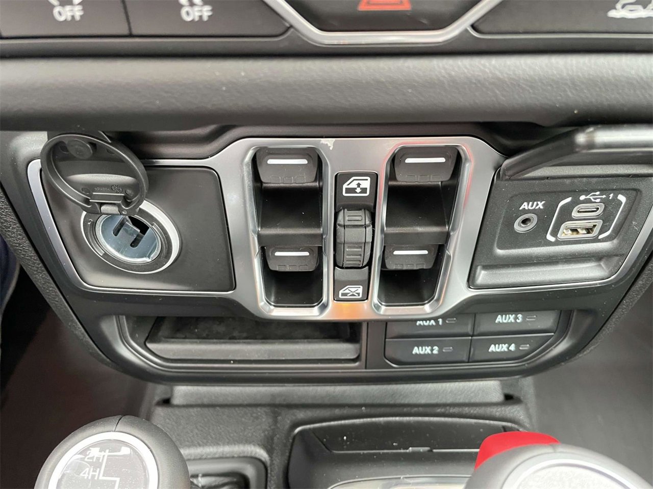 New 2025 Jeep Gladiator Sport w/ Premium Package image 20