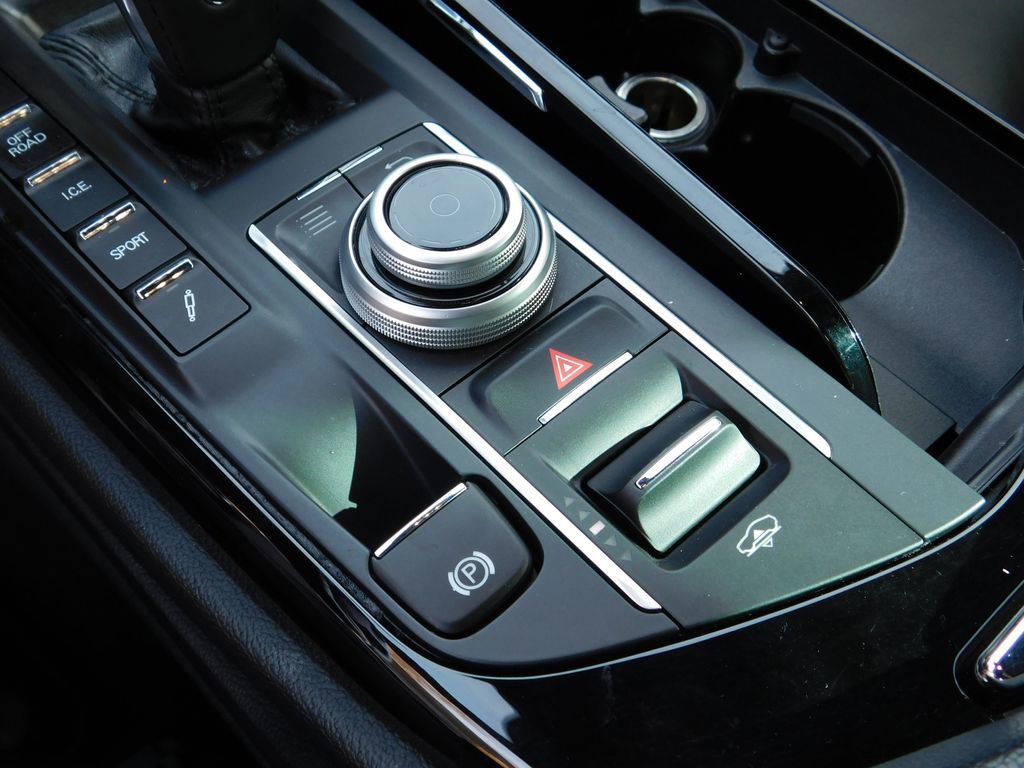 Used 2019 Maserati Levante image 24