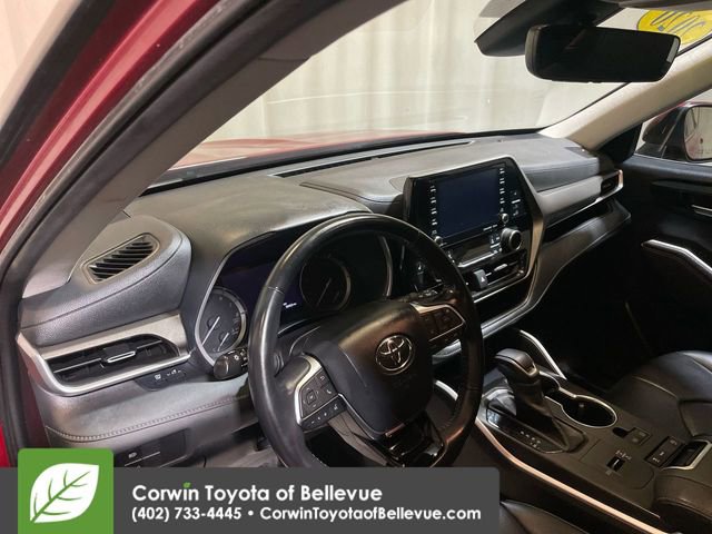 Used 2020 Toyota Highlander XLE image 11