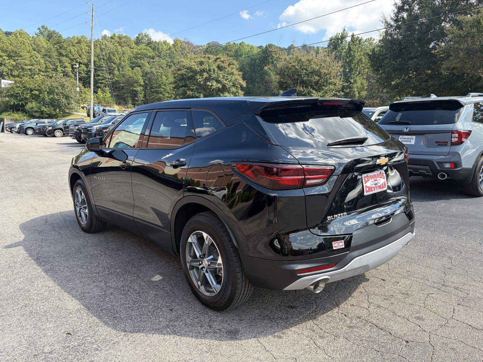 Used 2025 Chevrolet Blazer LT FWD image 24