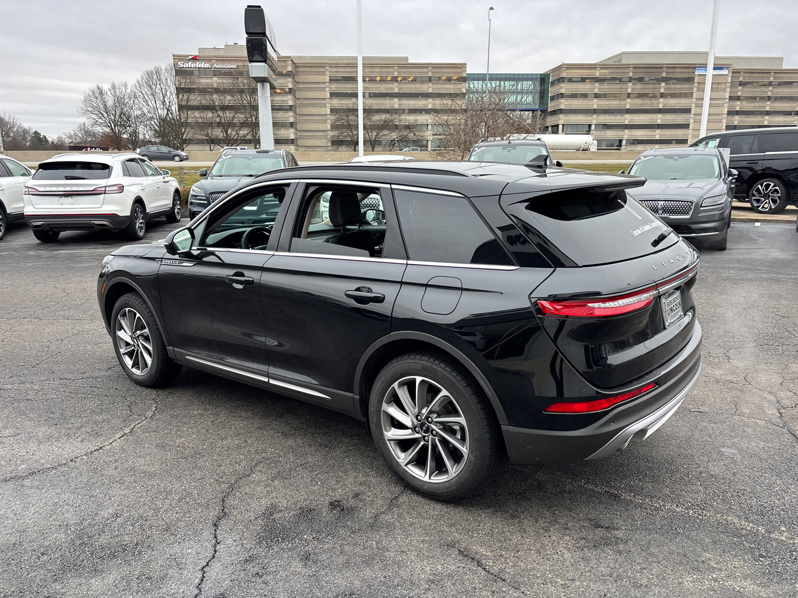 New 2026 Lincoln Corsair Premiere image 5