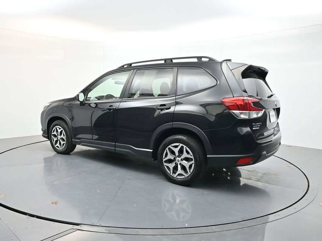 Used 2024 Subaru Forester Premium image 5
