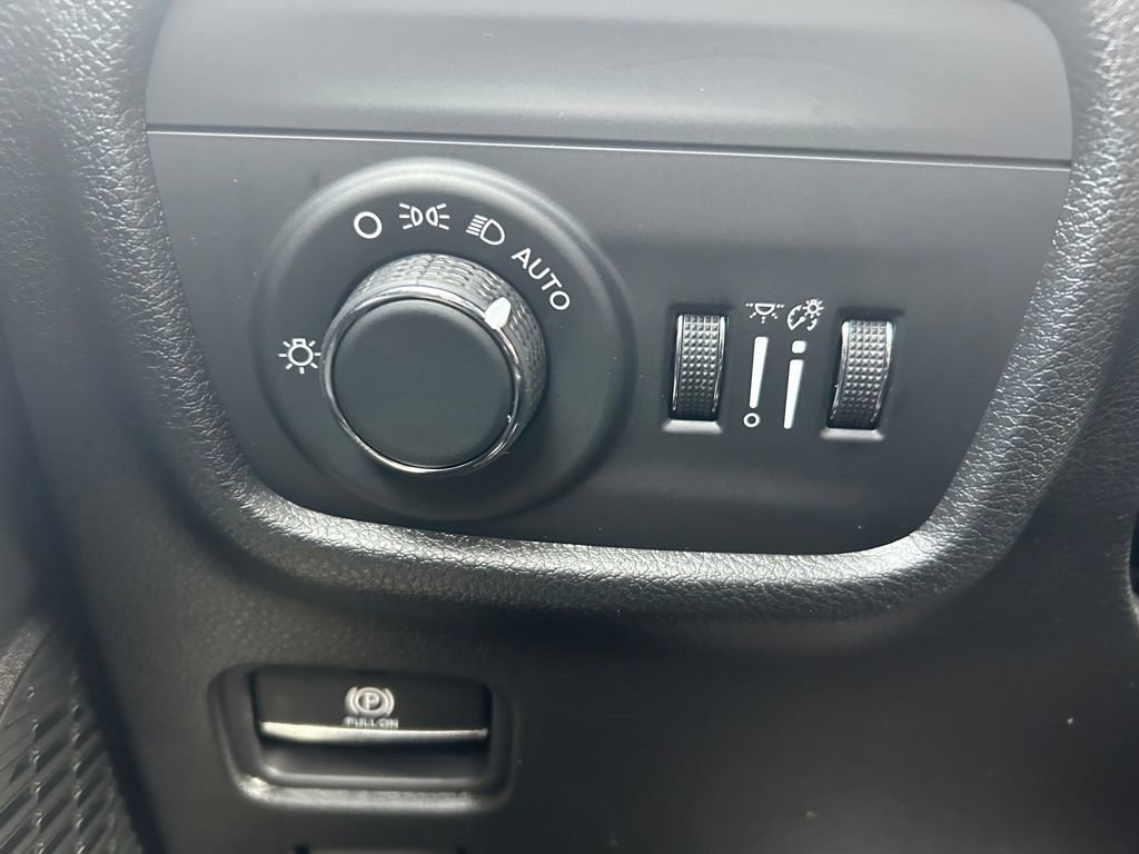 New 2025 Jeep Grand Cherokee L Altitude image 18